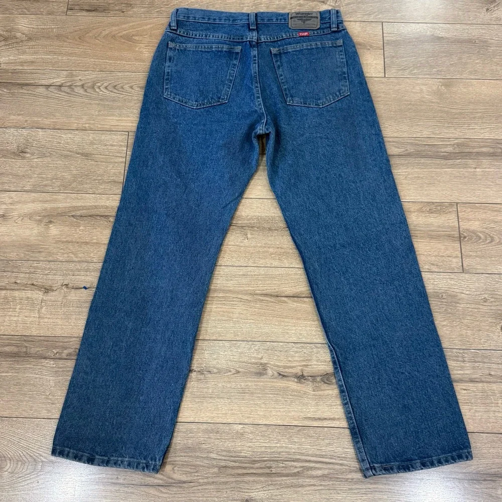 Wrangler Premium Quality Men's Jeans‎ Size 33x30 Blue Denim Comfort Guaranteed